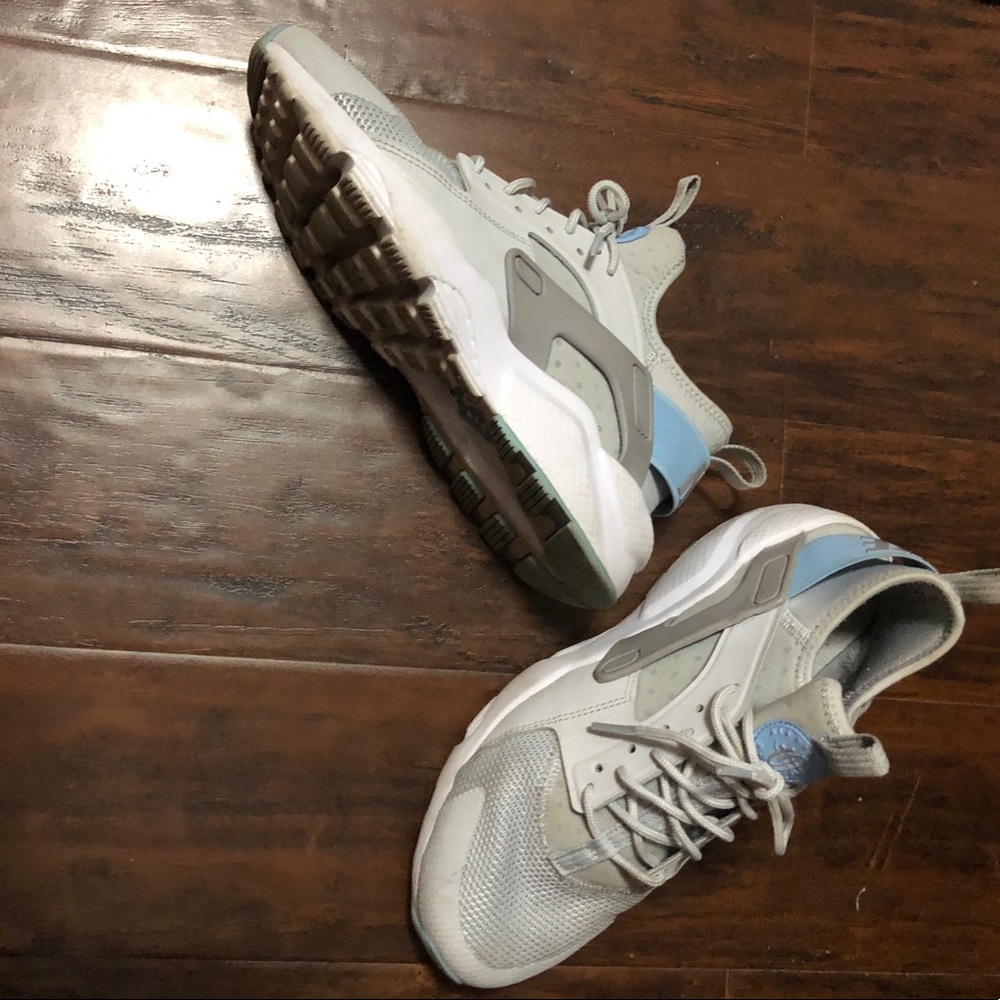 Nike air sneakers. - Picture 3 of 5